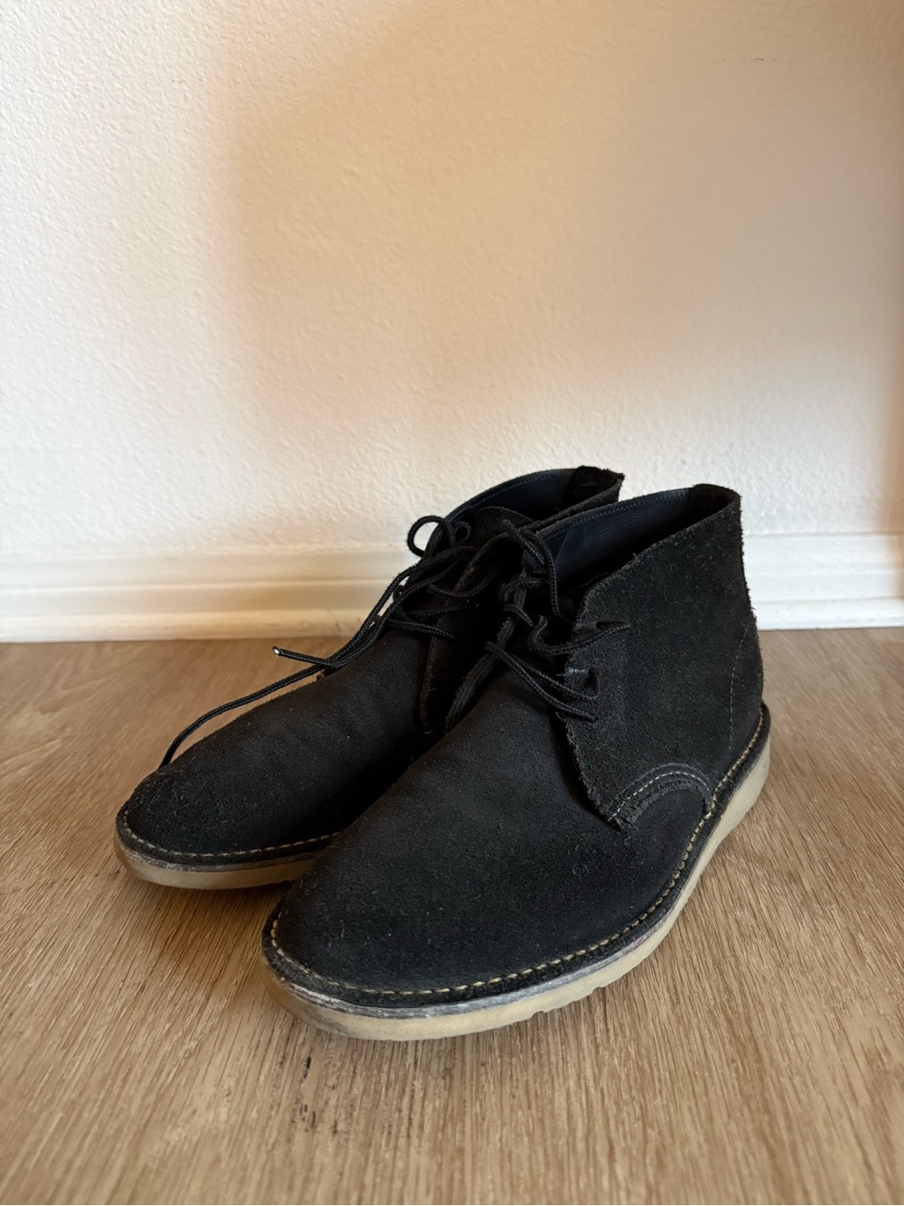 Red Wing Weekender Black Suede Chukka